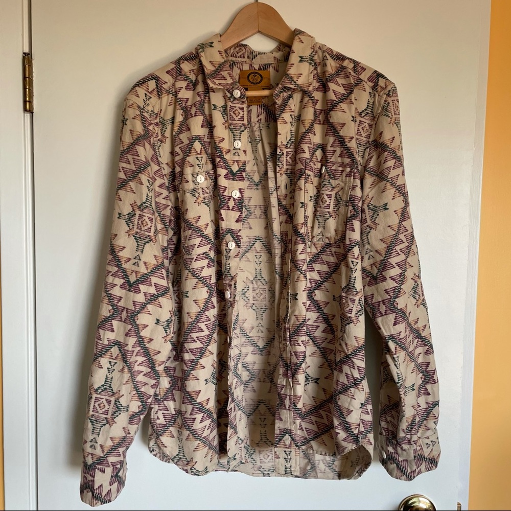 Men’s tribal pattern button down shirt sz medium